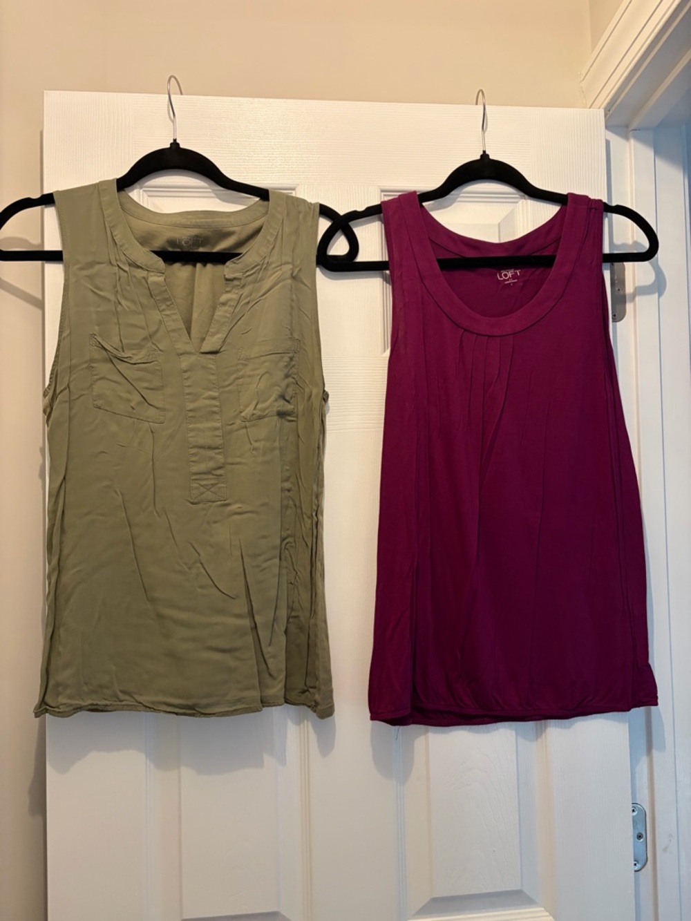 LOFT Tank Tops— Sleeveless Scoop Neck